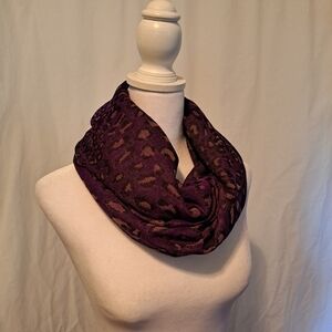 Elegant Purple Leopard Print Scarf Pashmina